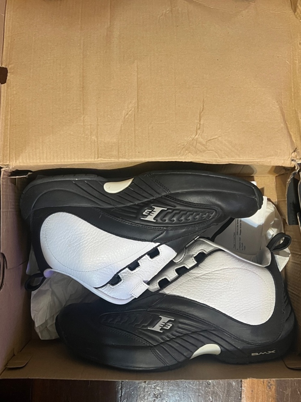Reebok Men's Black and White Low-Top Sneakers